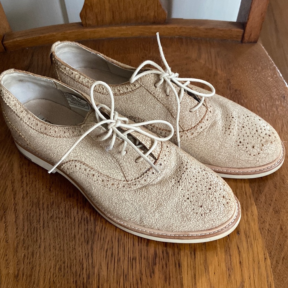 Ugg shoes.